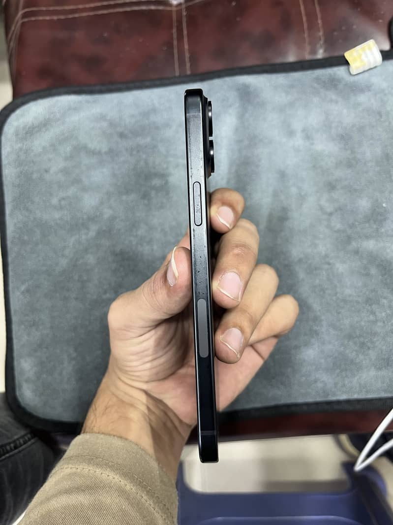 Apple iPhone 15 plus 3