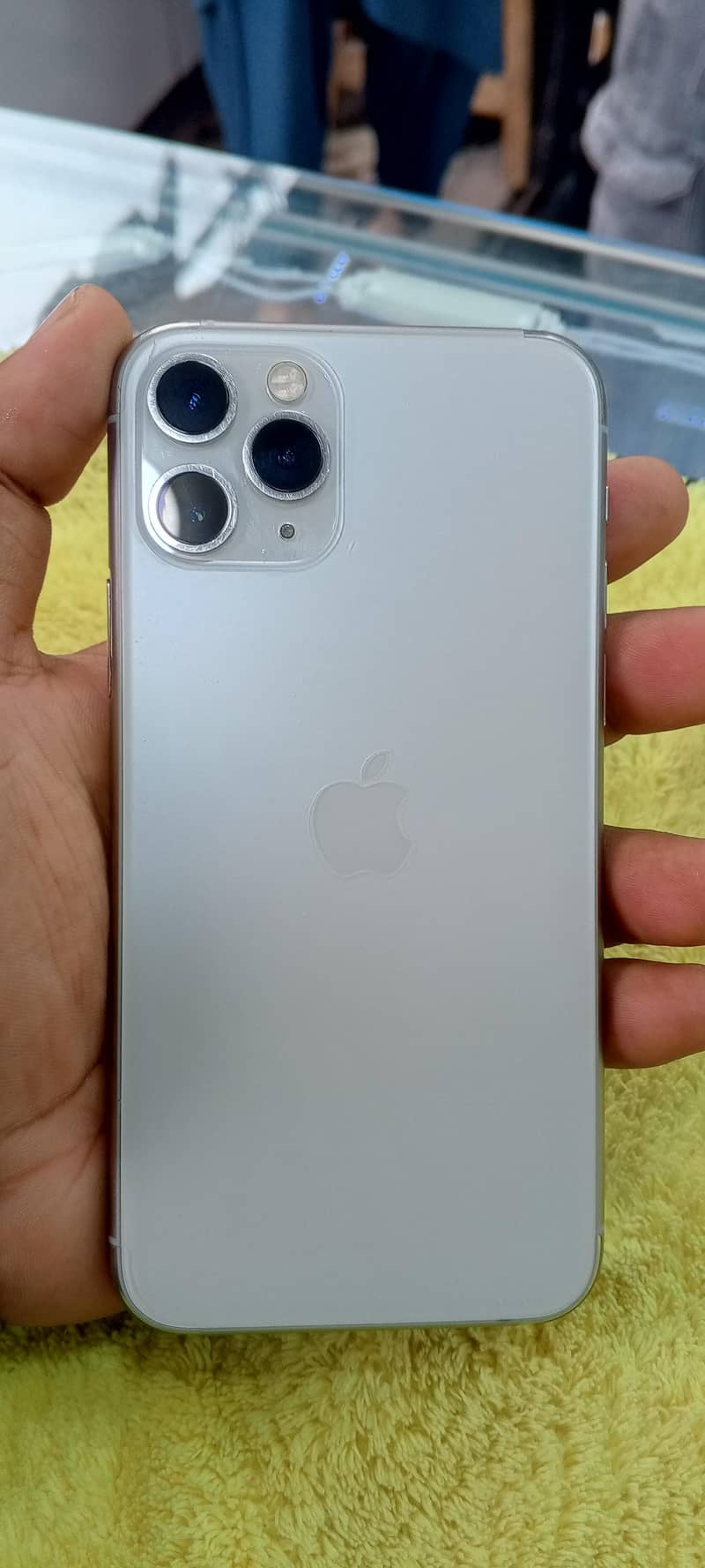 Apple iPhone 11 Pro 4