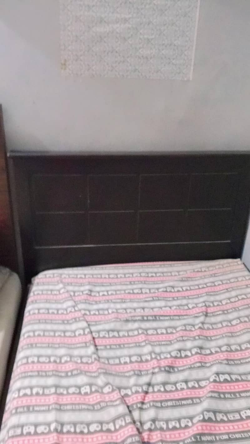 single bed 0