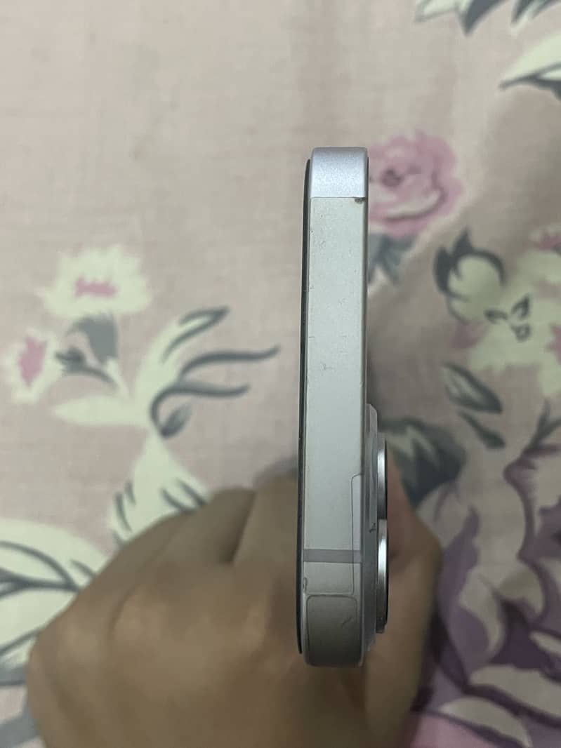 Apple iPhone 14 JV 3