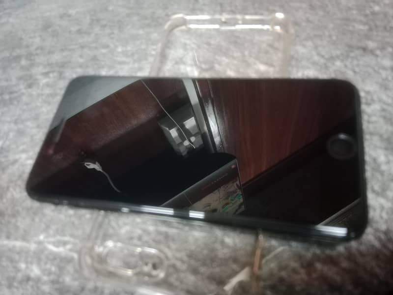 Apple iPhone 7 Plus 9