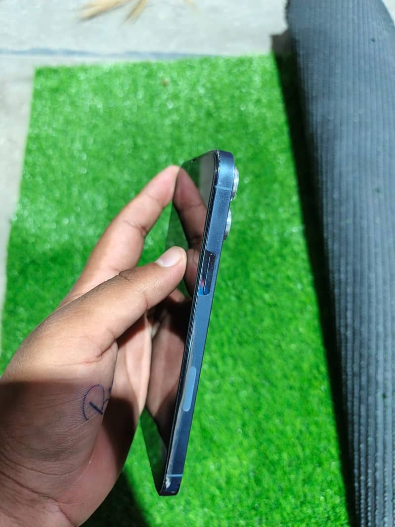 Apple iPhone 13 Pro Max 11