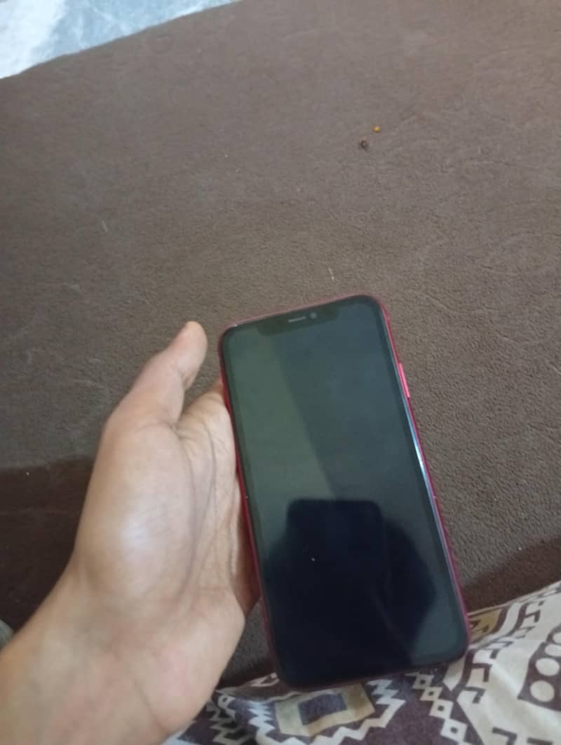 Apple iPhone 11 4