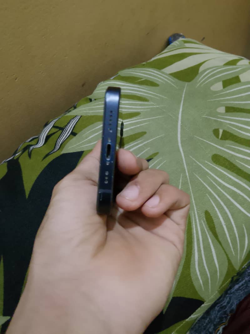 Apple iPhone 12 5