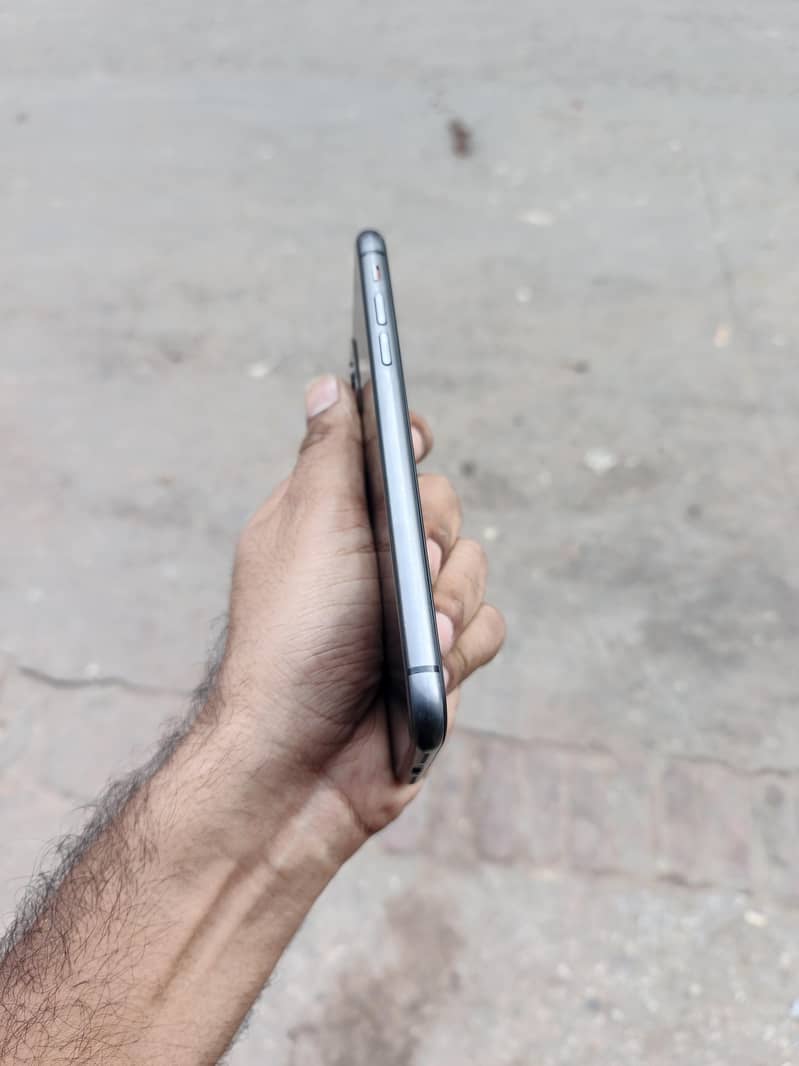 Apple iPhone 11 5