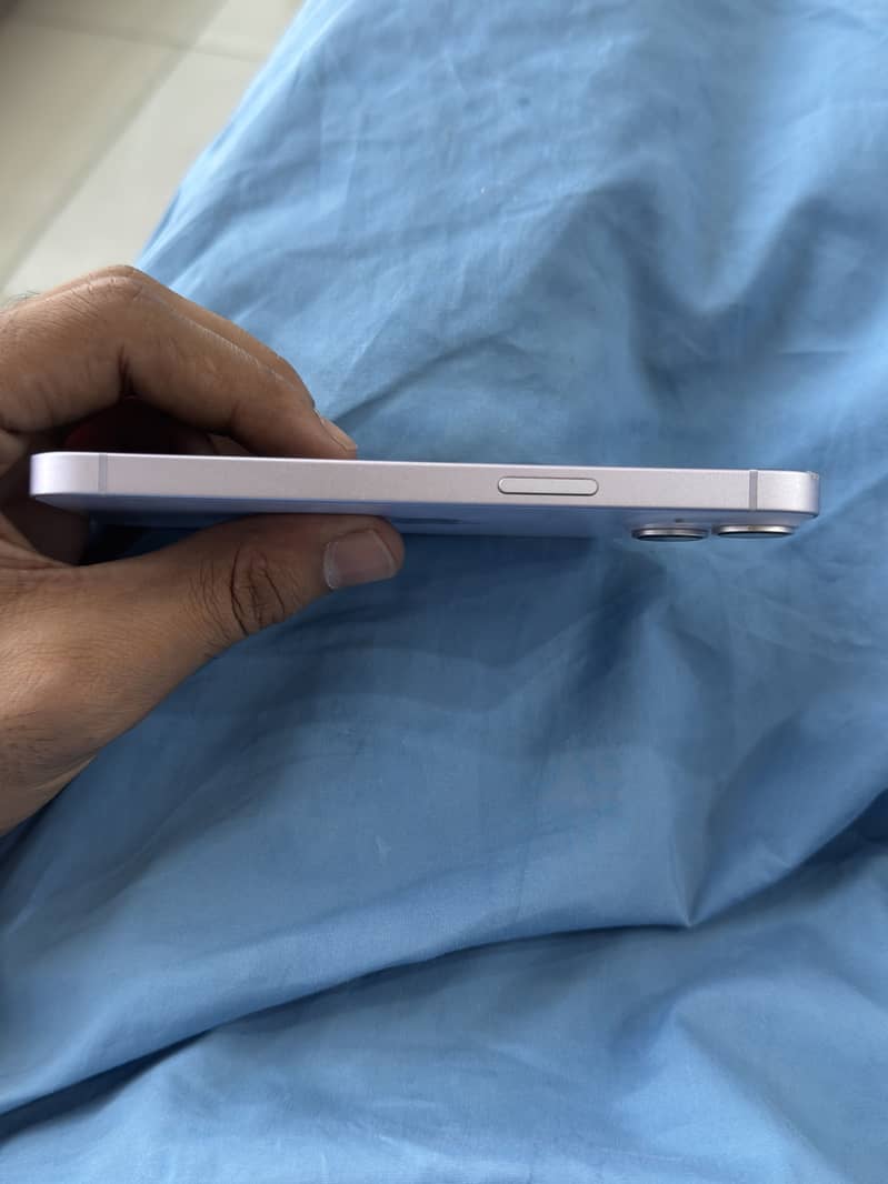 iPhone 14 3