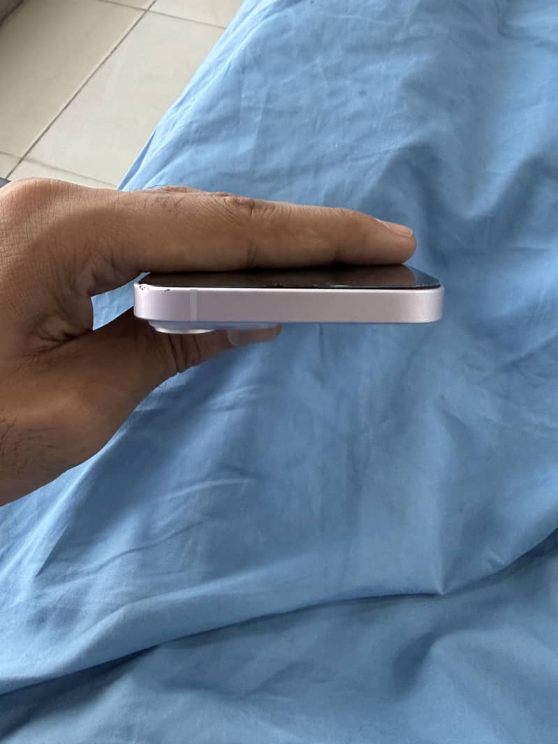 iPhone 14 4