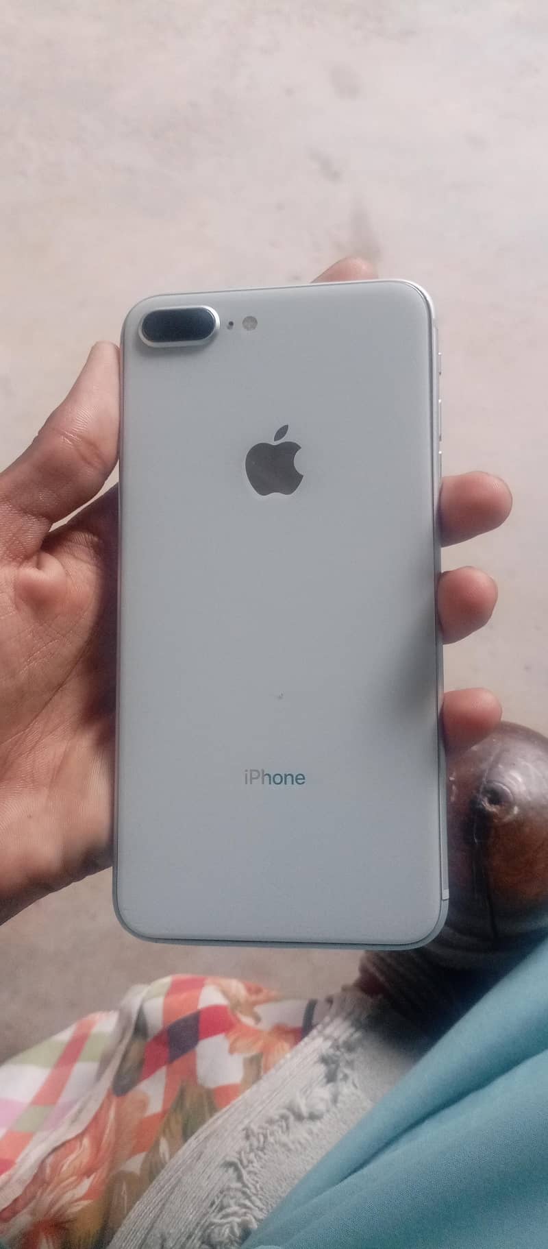 Apple iPhone 8 Plus 1