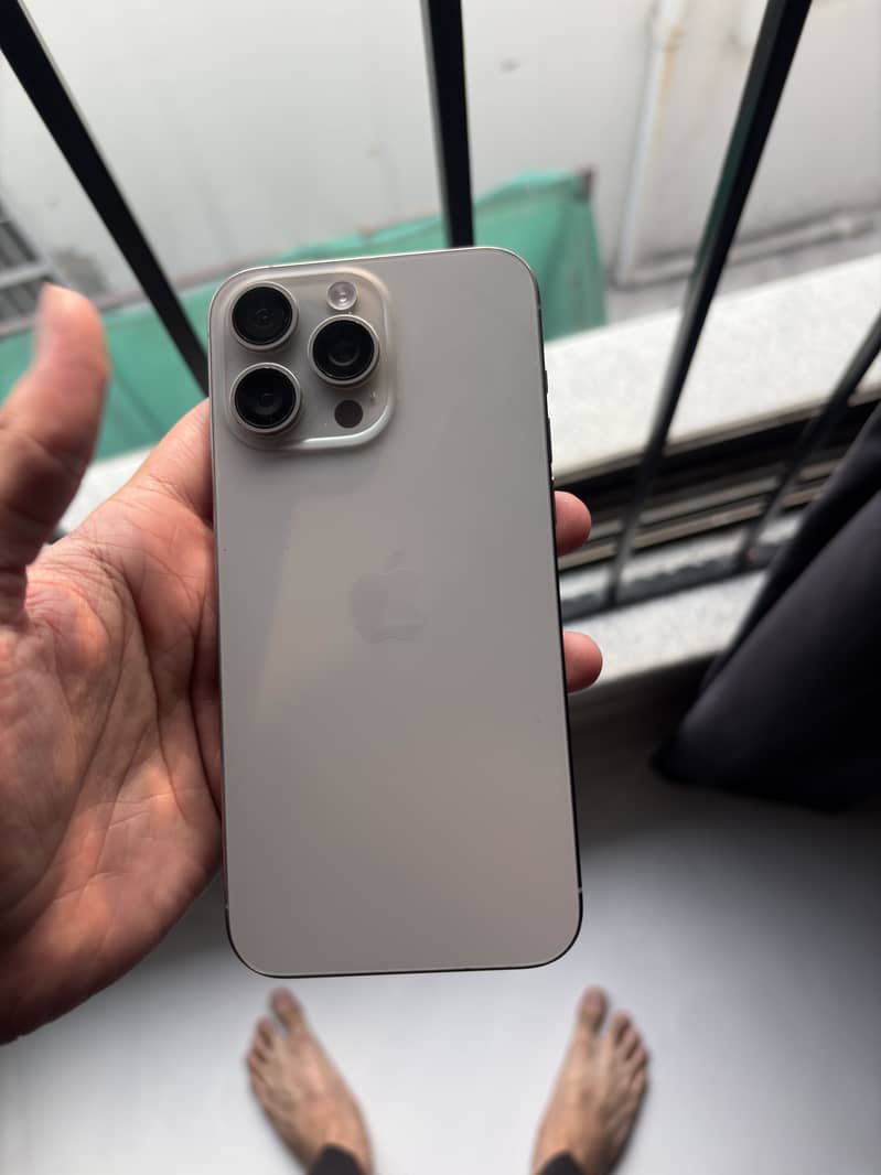 Apple iPhone 15 Pro Max 13