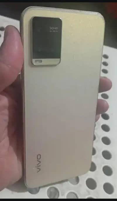 Vivo Y33T . . . . 8+4/128 GB