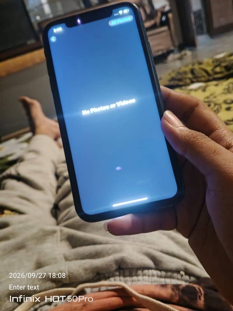 Apple iPhone XR 7