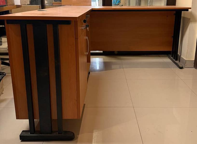 Interwood Executive Table 1