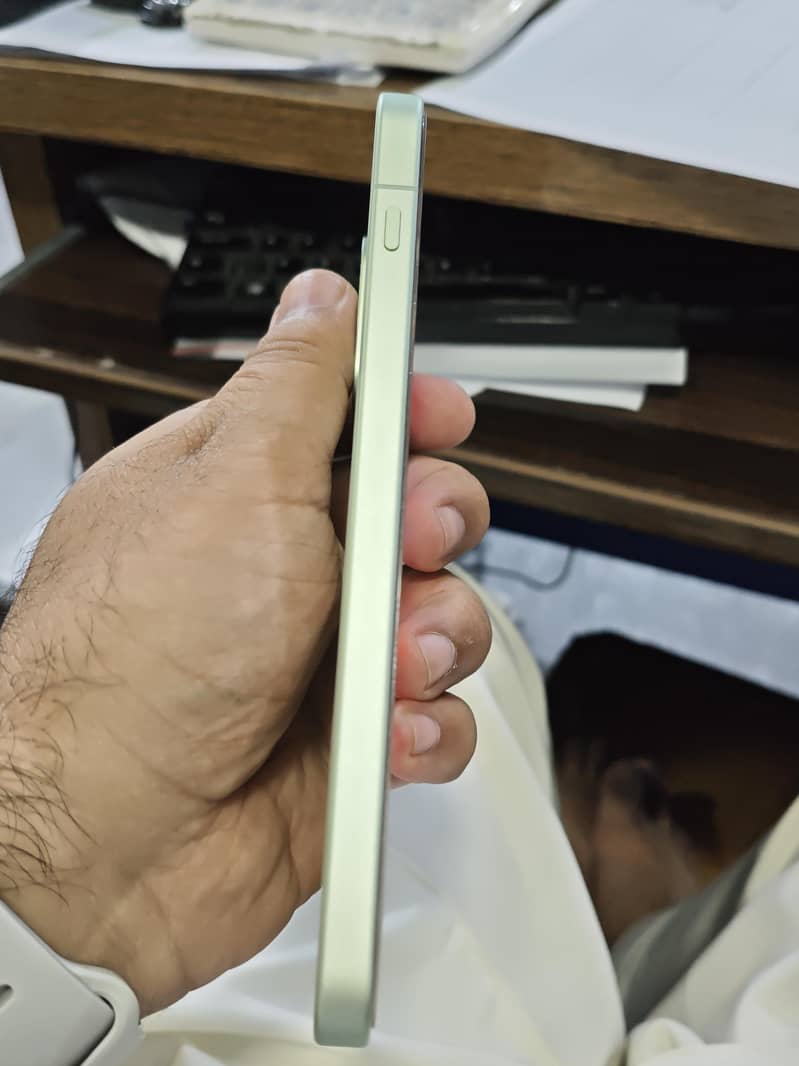 One Plus 15r 3