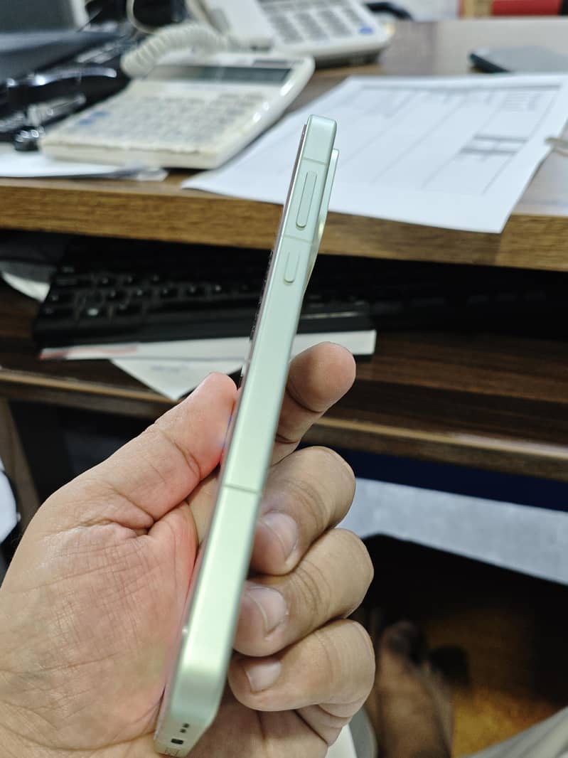 One Plus 15r 4
