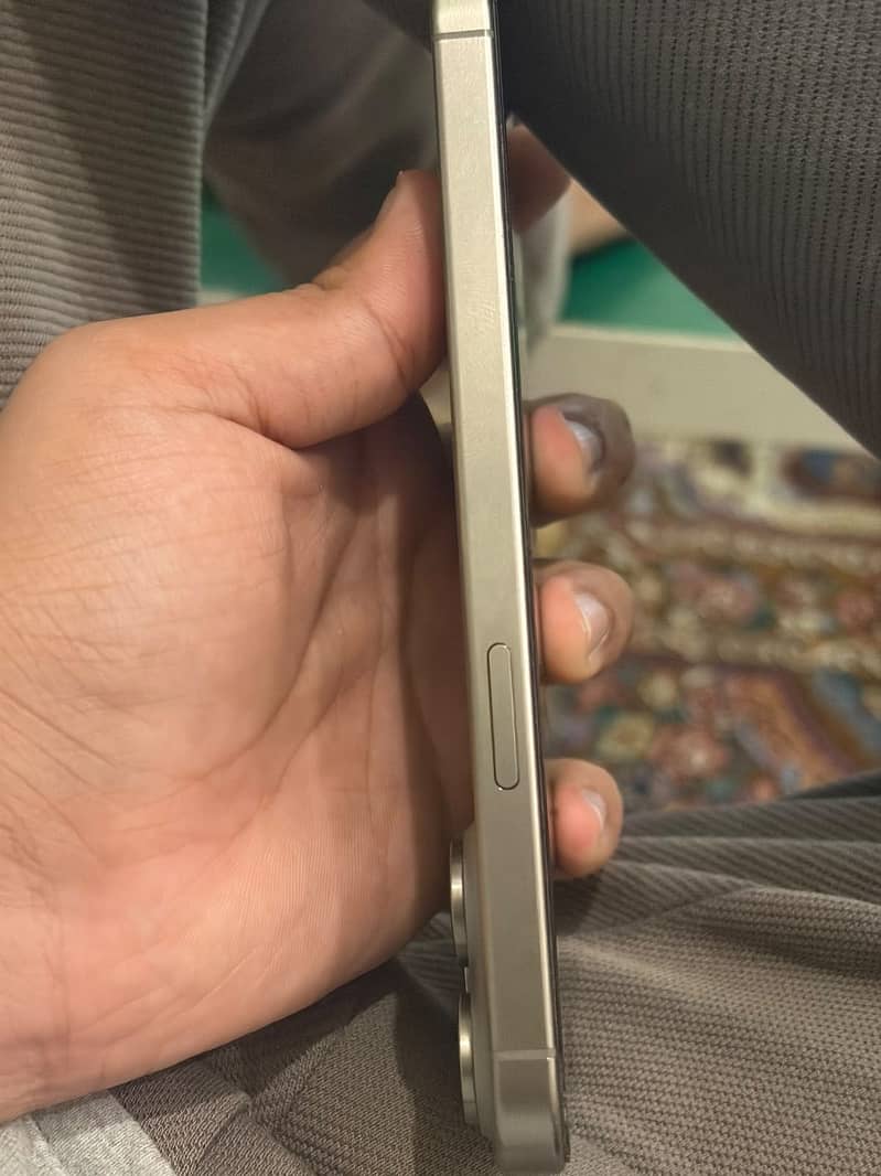 Apple iPhone 15 Pro Max 5