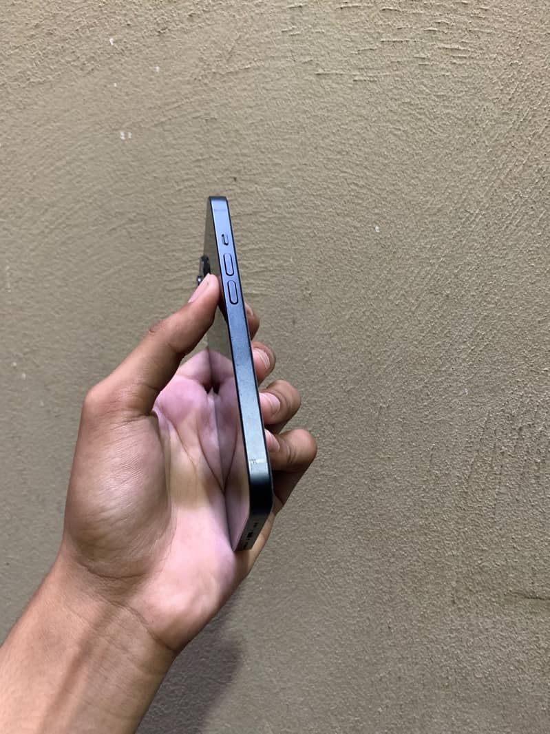 Apple iPhone 14 5