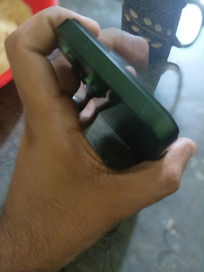 Apple iPhone 13 1