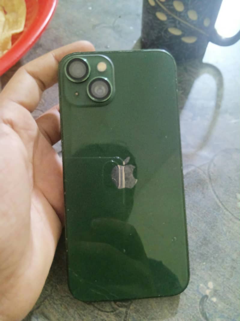 Apple iPhone 13 4