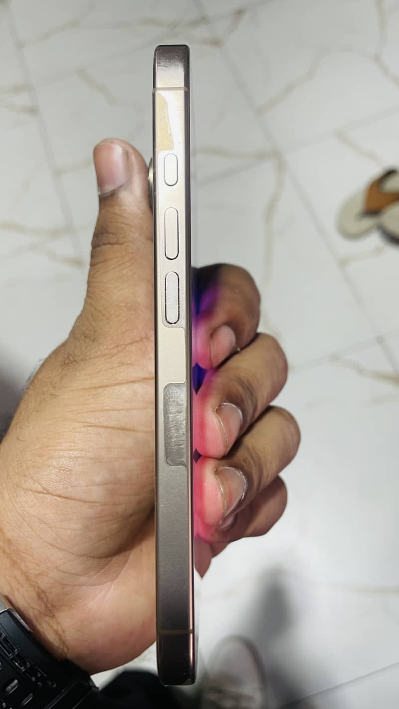 Apple iPhone 16 Pro 5