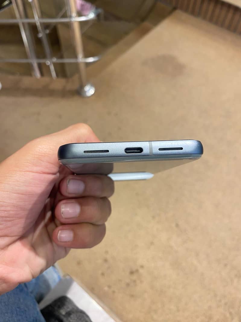 Google Pixel 8 5