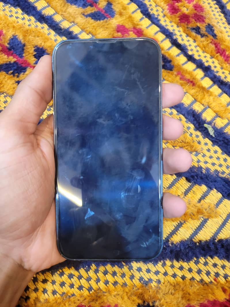 Apple iPhone 13 6