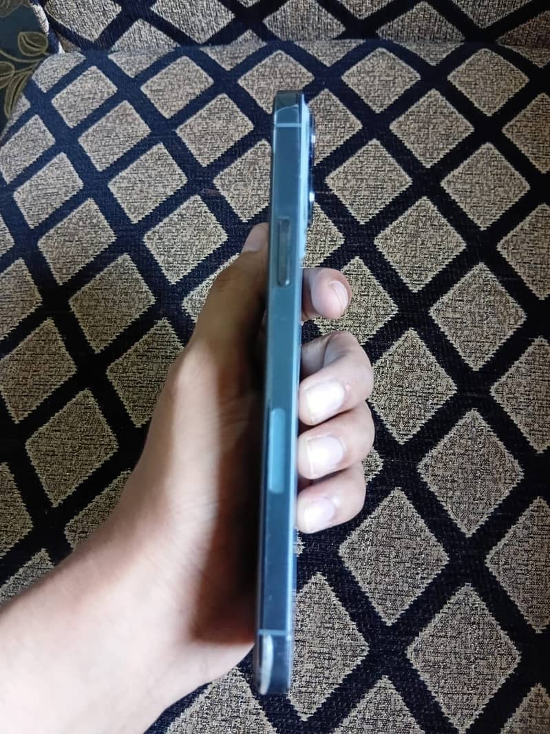 Apple iPhone 13 Pro Max 1