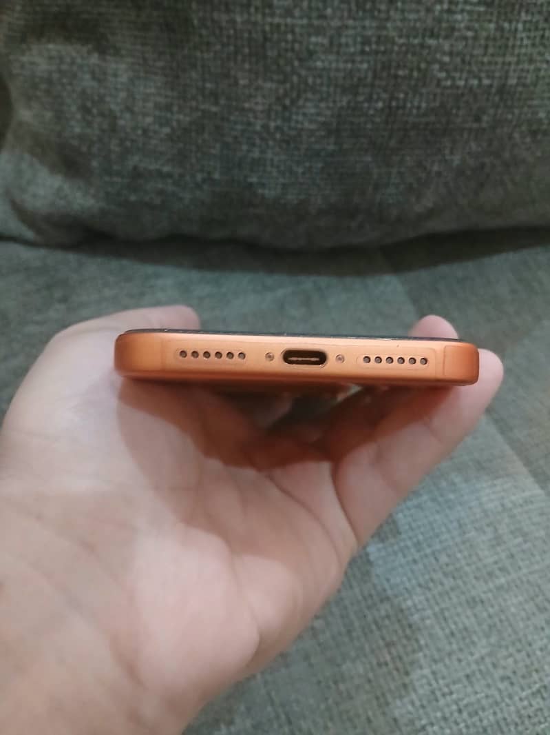 Apple iPhone 17 Pro Max 4