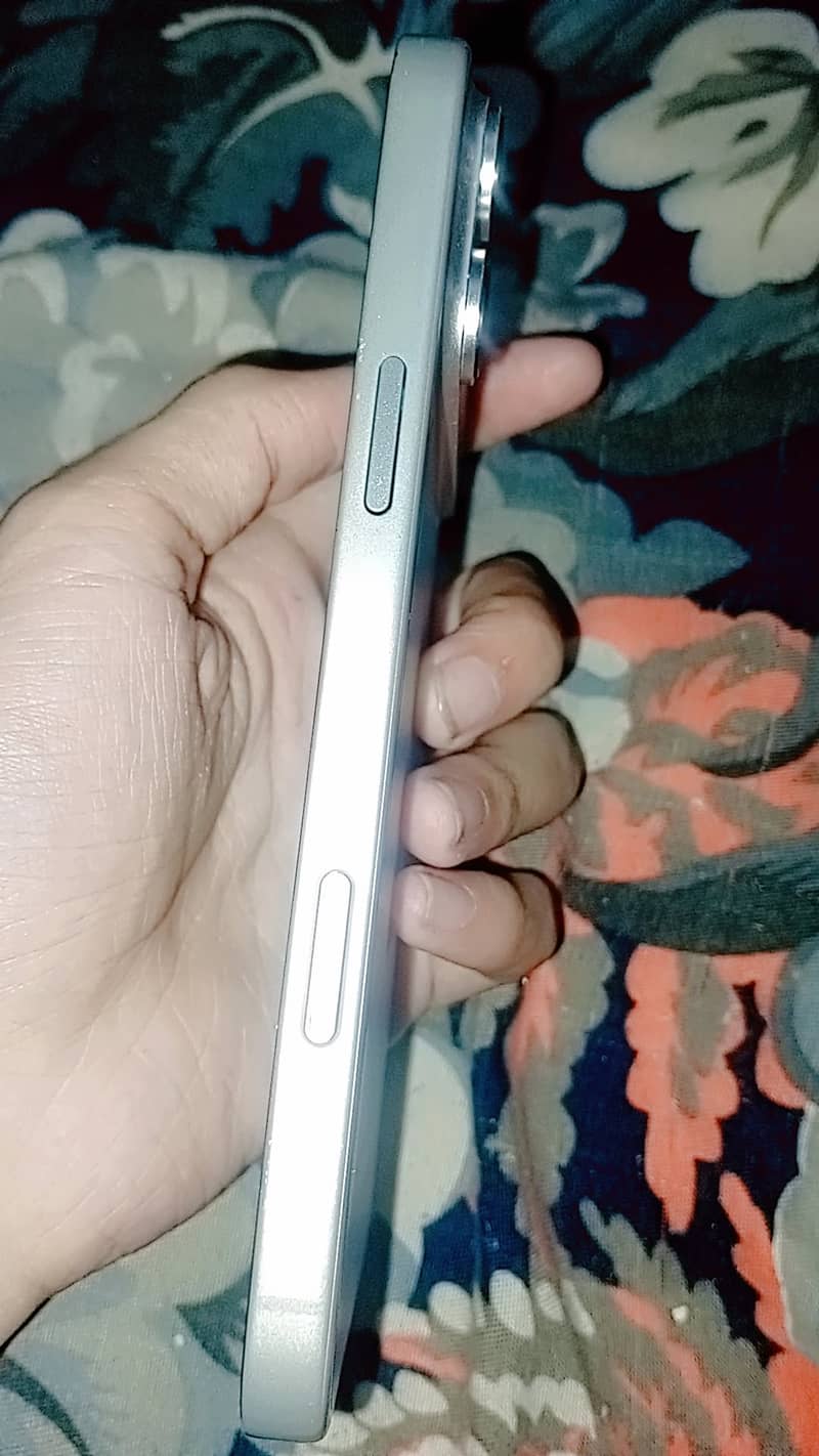 Apple iPhone 17 Pro Max 1