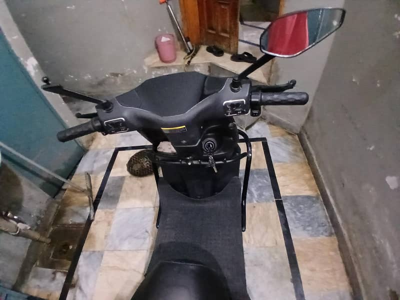 Revoo C32 Young 7