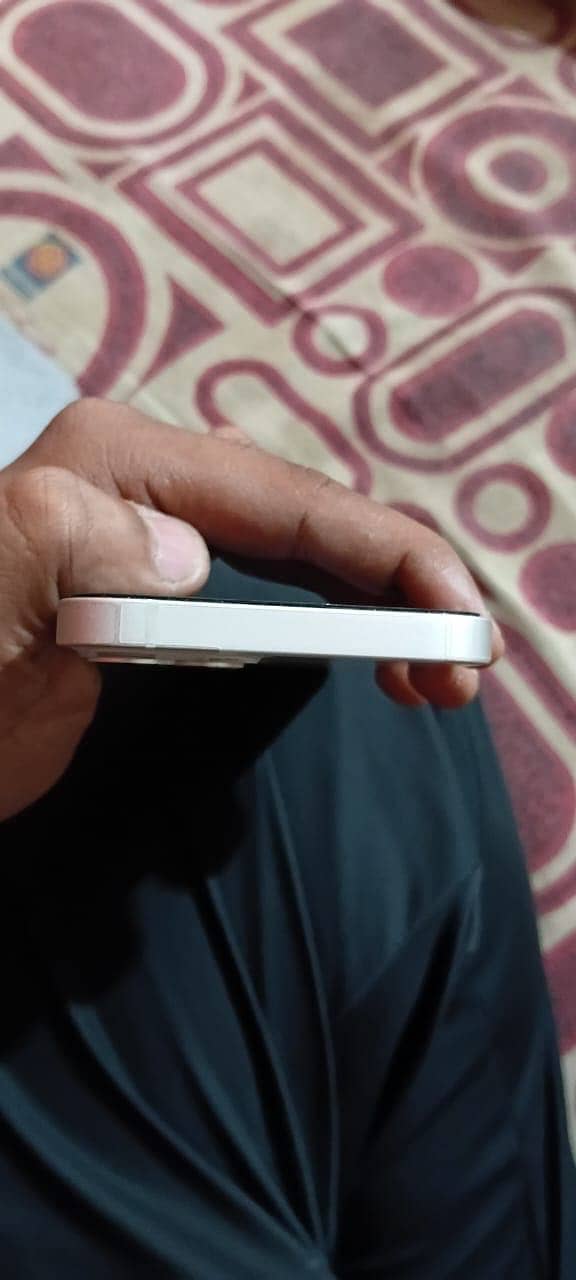 Apple iPhone 13 3