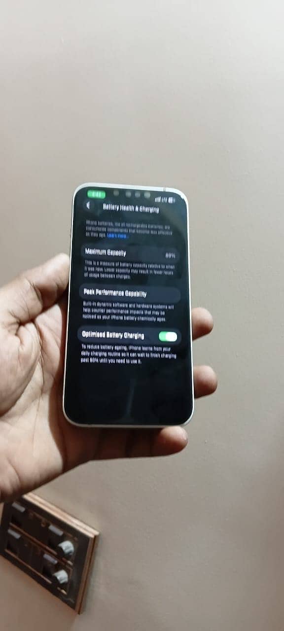 Apple iPhone 13 4