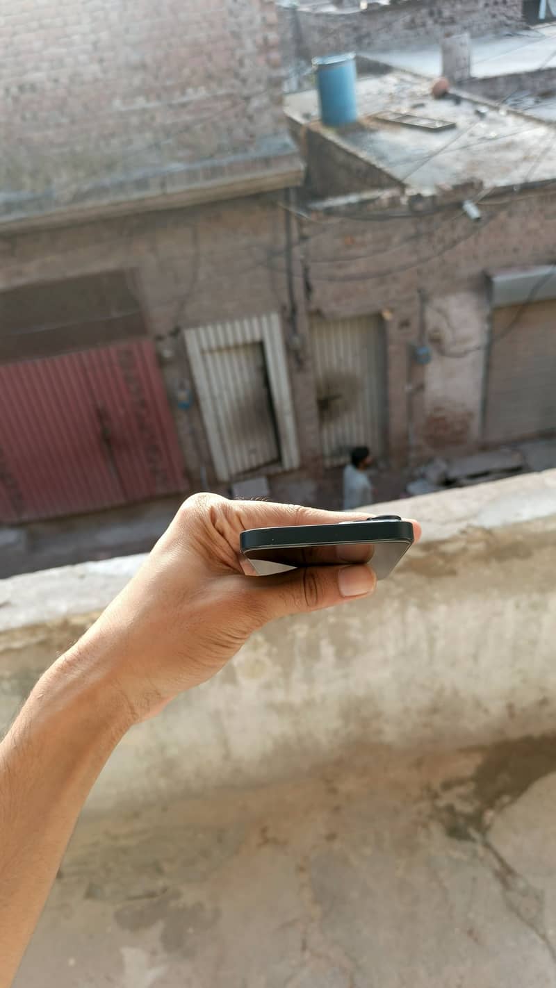 Apple iPhone 13 1