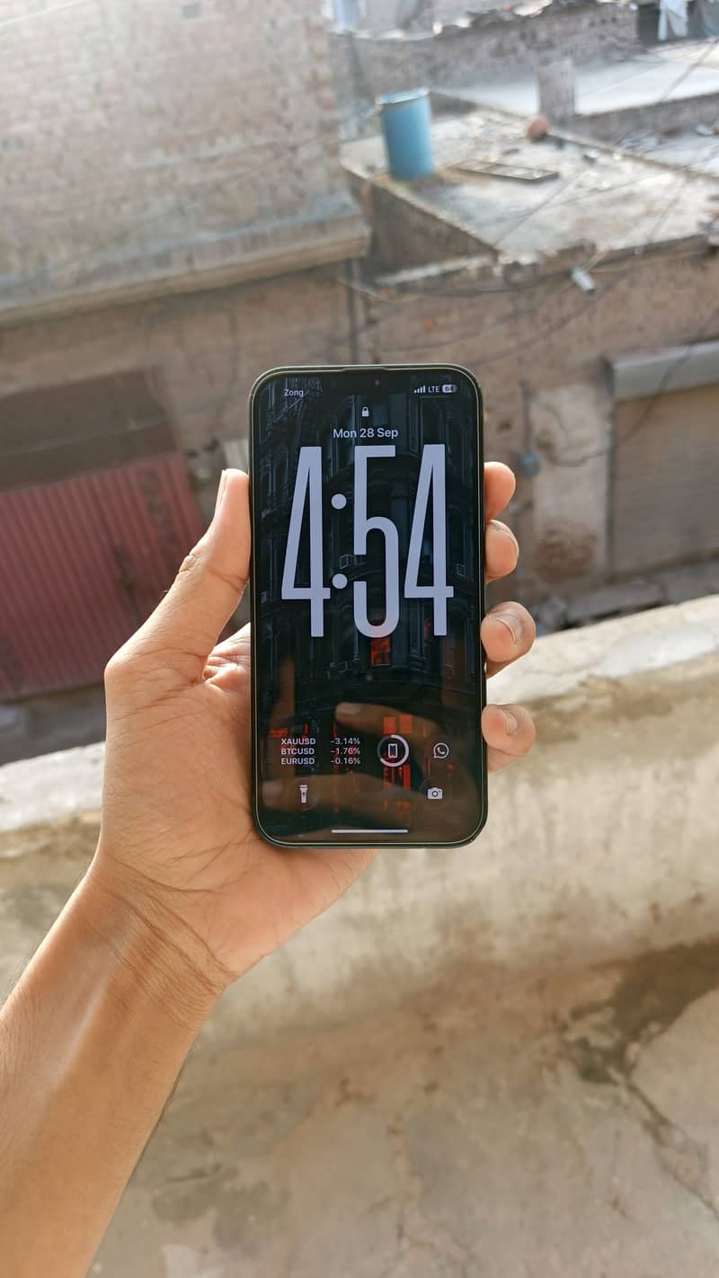 Apple iPhone 13 3