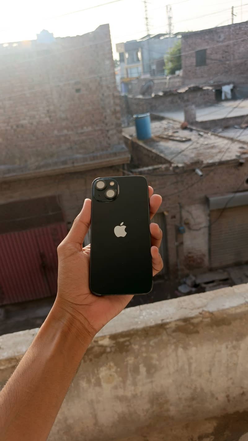 Apple iPhone 13 6