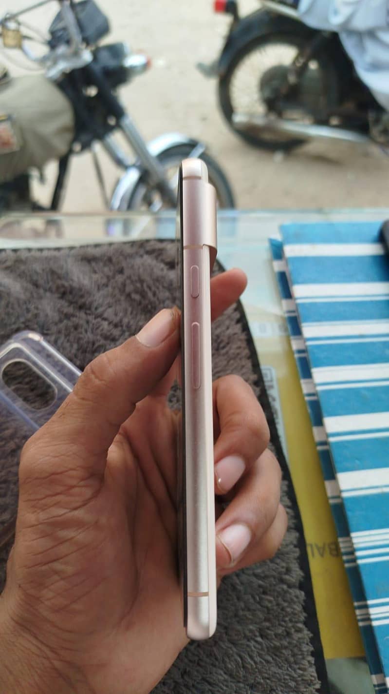 Google Pixel 8 5