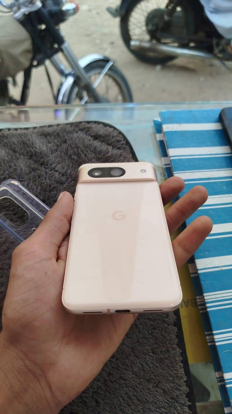 Google Pixel 8 6