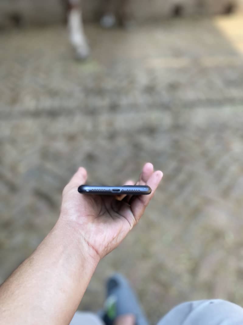 Apple iPhone 11 1