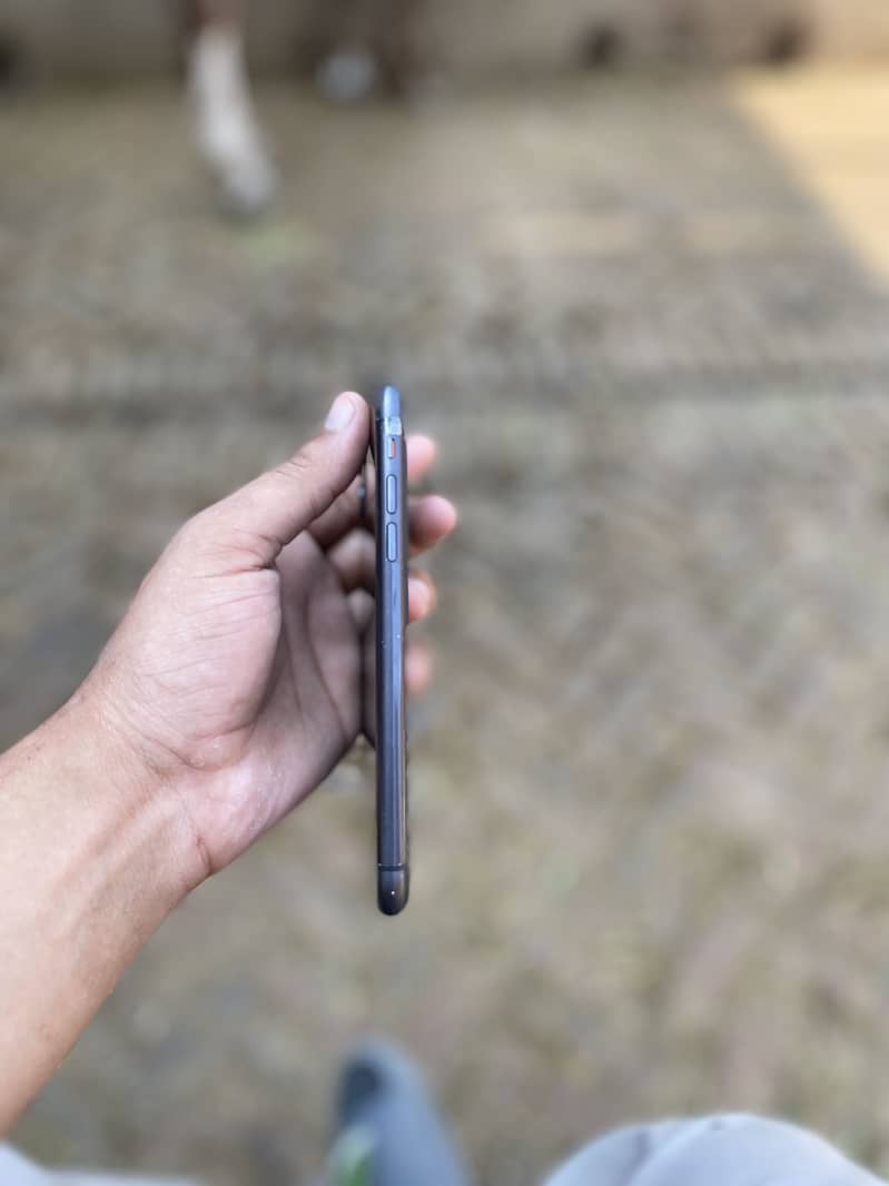 Apple iPhone 11 2