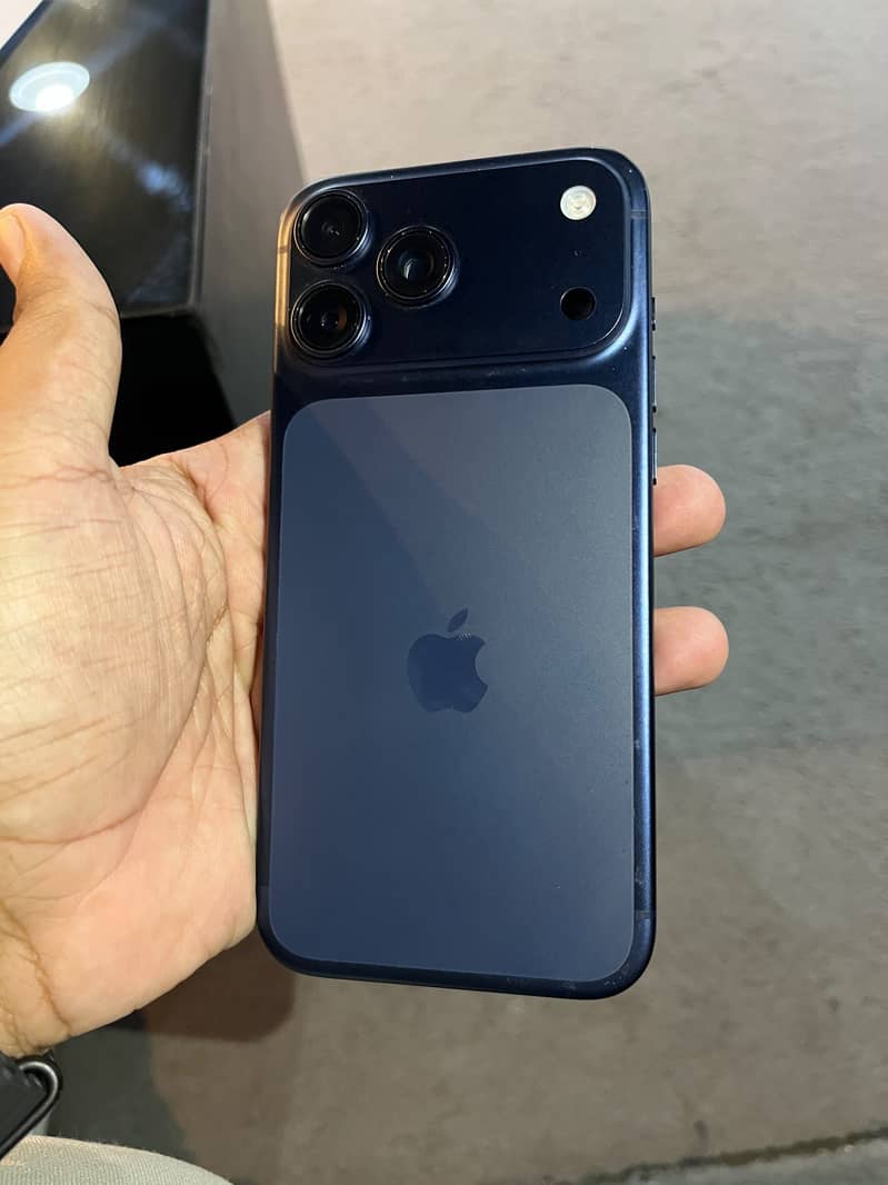 Apple iPhone 17 Pro Max e sim 0