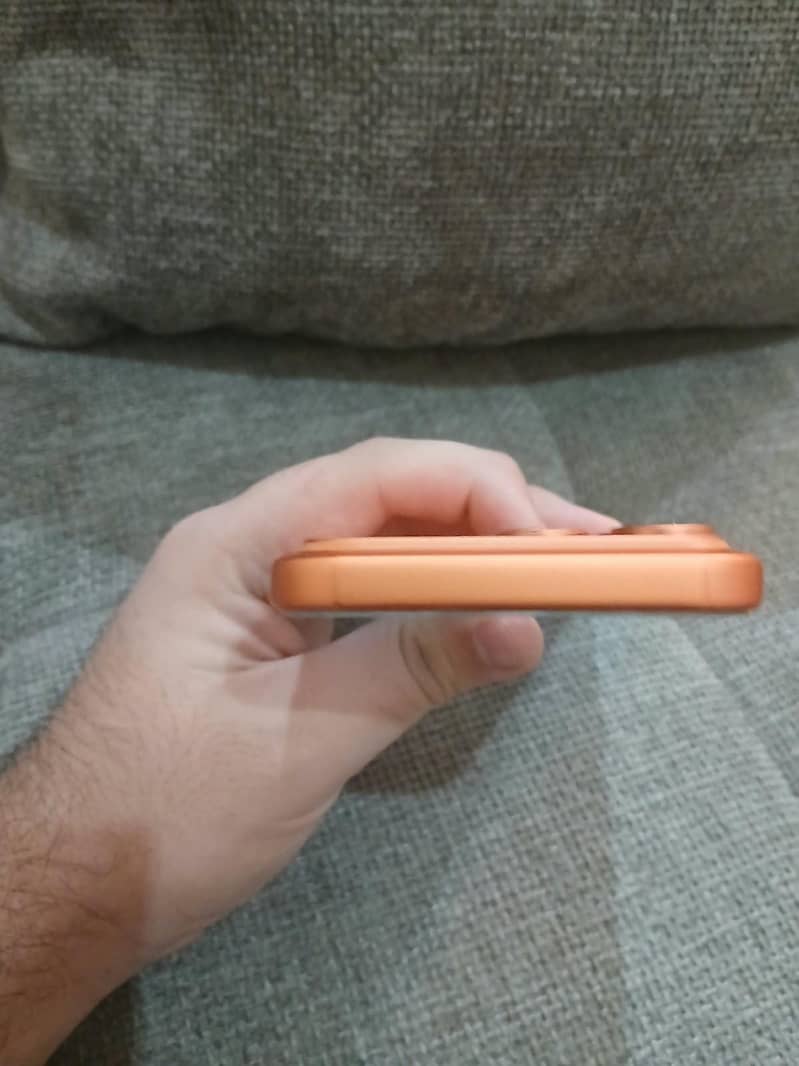Apple iPhone 17 Pro Max 4
