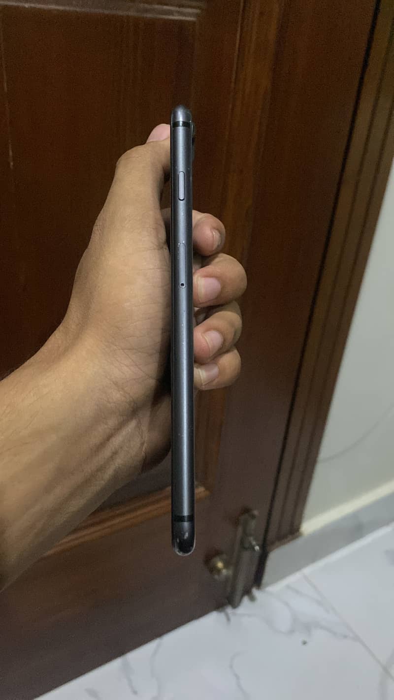 Apple iPhone 8 Plus 2