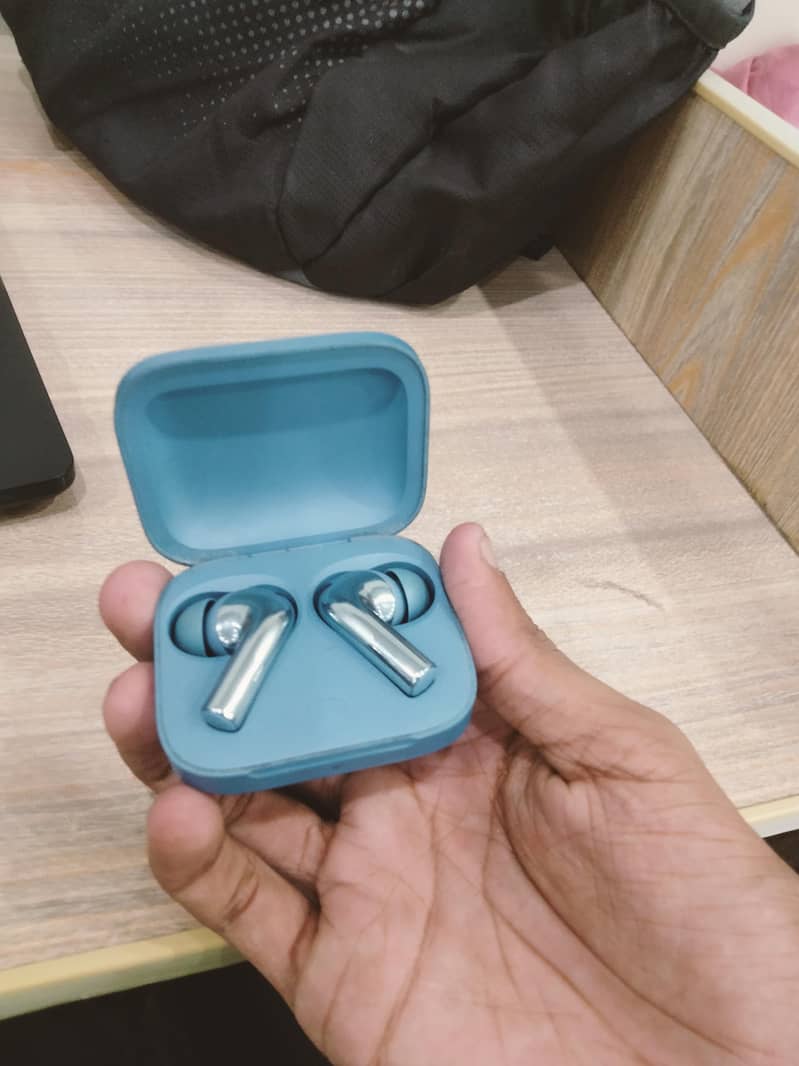 OnePlus buds 3 1