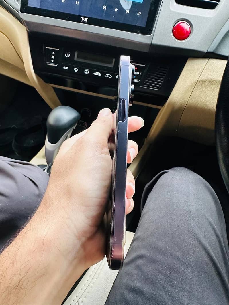 Apple iPhone 14 Pro Max 1