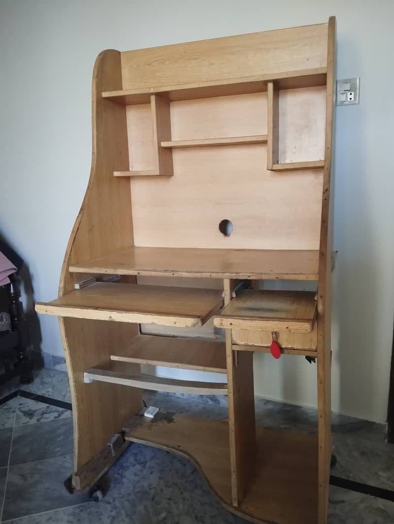 Computer Table 0