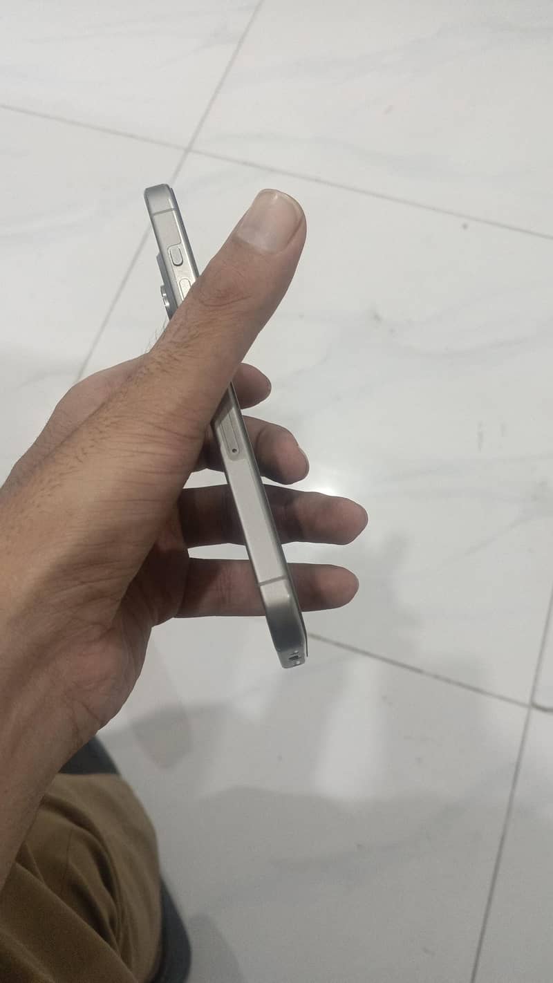 Apple iPhone 15 Pro 1