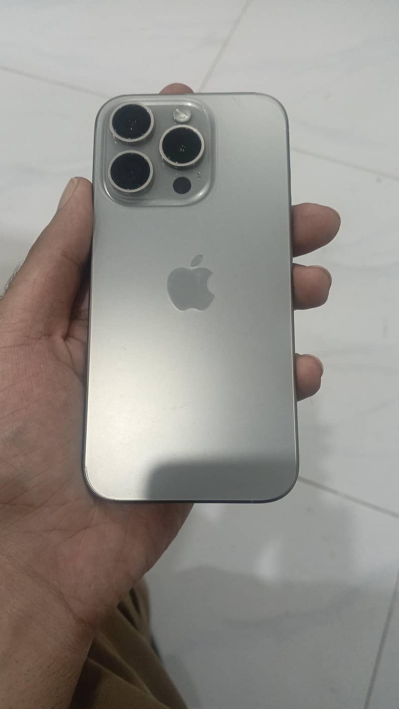 Apple iPhone 15 Pro 2
