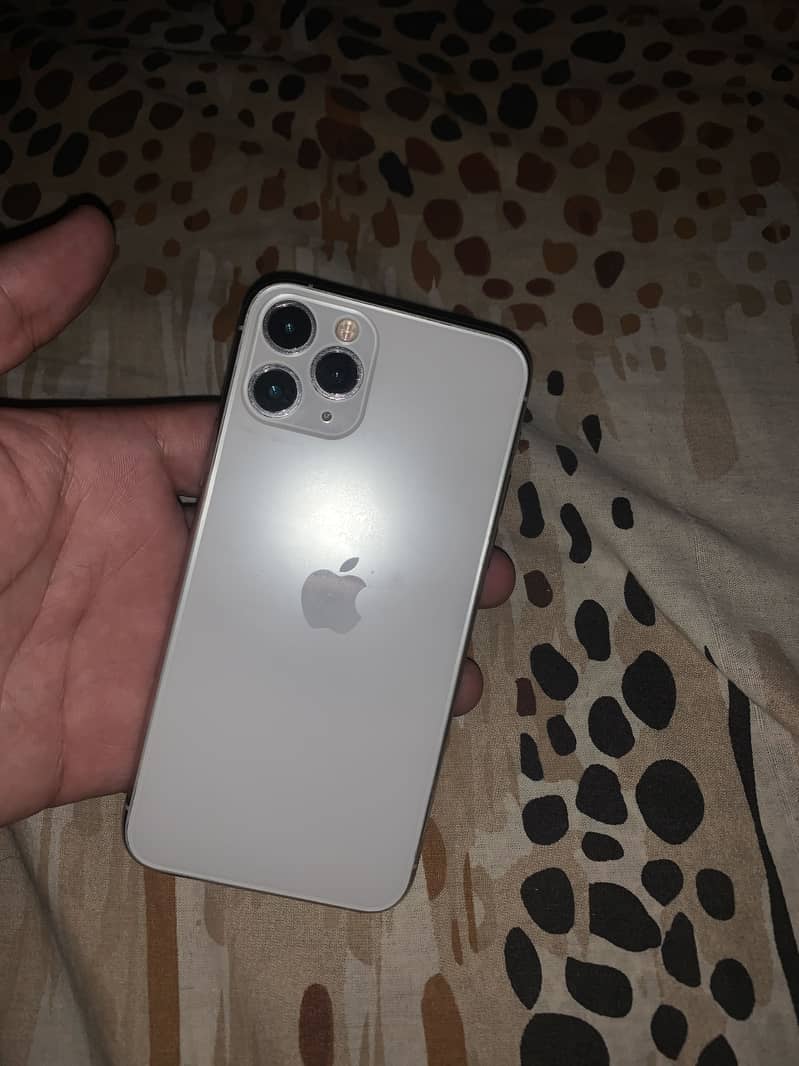 Apple iPhone 11 Pro 1