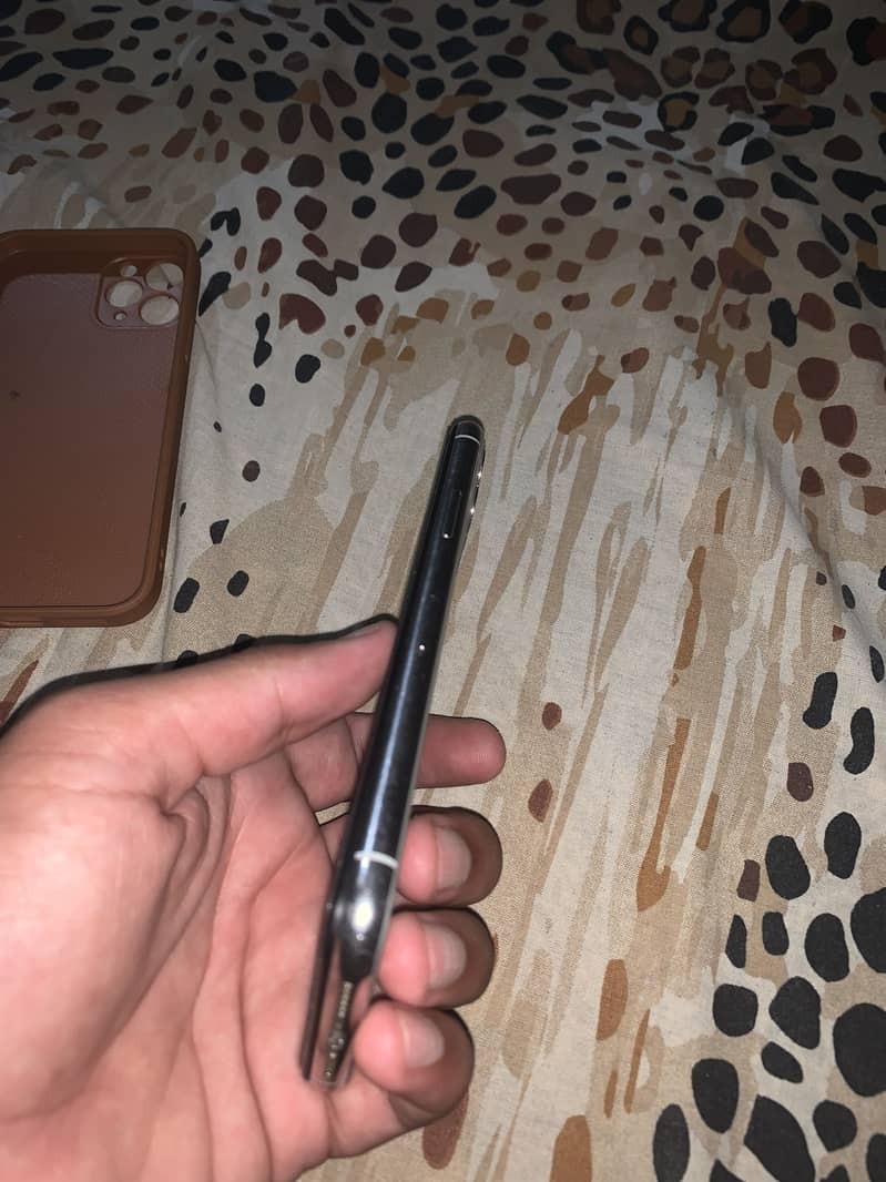 Apple iPhone 11 Pro 6