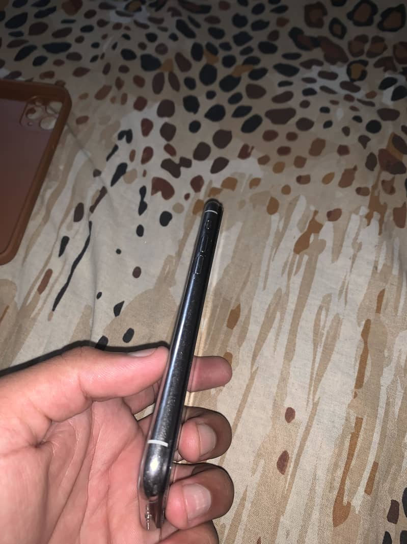 Apple iPhone 11 Pro 7