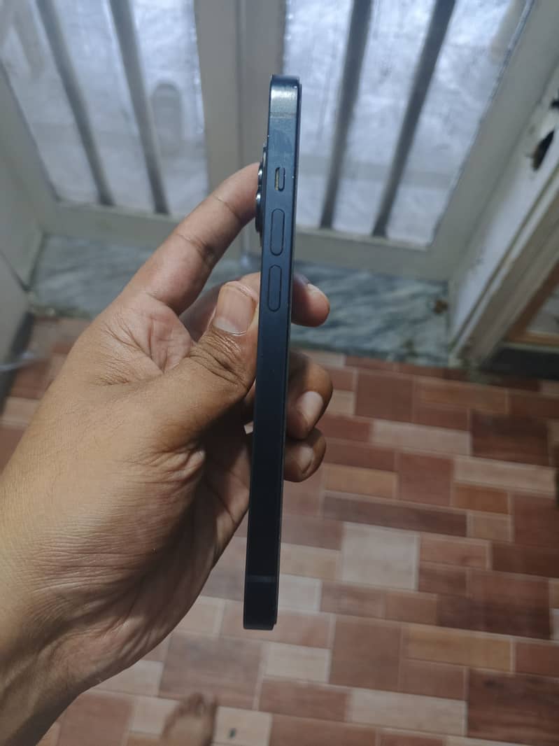 iPhone 14 2